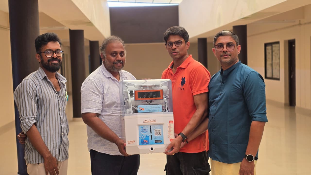 മെഡിക്കൽ കോളേജ് ഹോസ്റ്റലിന് വാട്ടർ പ്യൂരിഫയർ